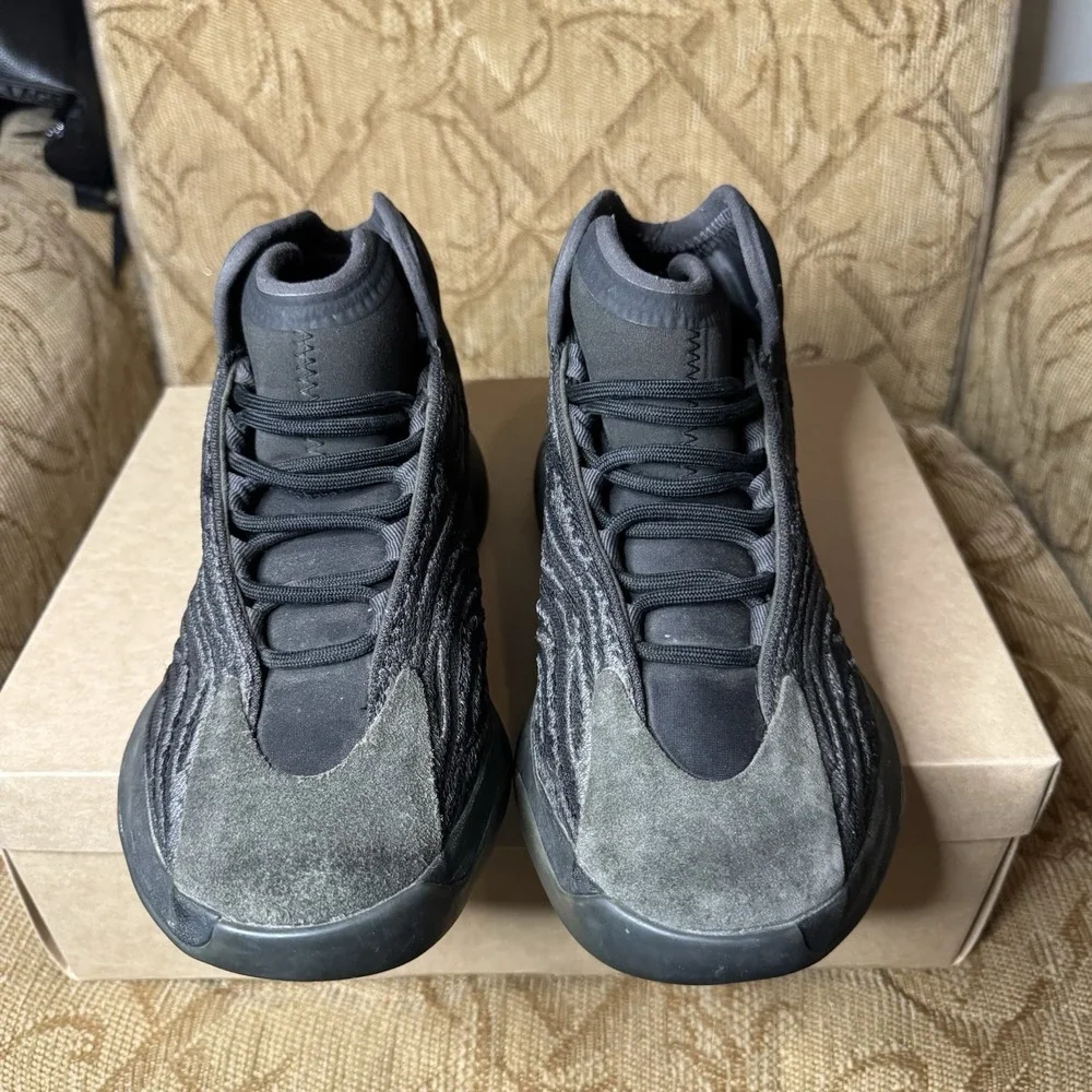 Adidas Yeezy Quantum 'Onyx' GX1317‎ Men's Shoes Size US 8.5 (Smoke